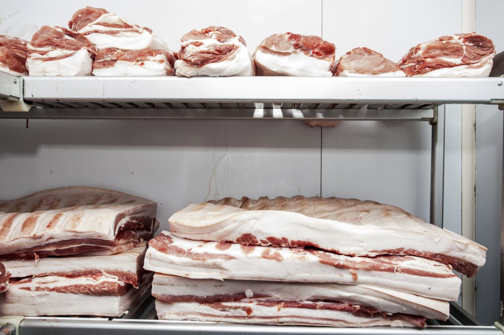 Хранение мяса в холодильной камере